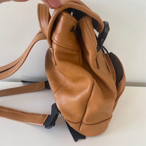 Genuine Leather cognac Backpack - Picture 5 of 10